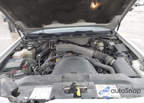 1995 Lincoln Town Car Cartier z USA, uszkodzony, nr VIN 1LNLM83W3SY688849